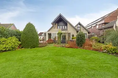 102m2 house te huur voor 2450€/maand in Dorpsstraat 2, Wilnis