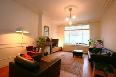 113m2 house à louer pour 2695€/mois à Hart Nibbrigkade, The Hague