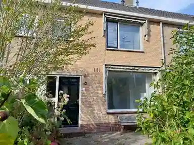 103m2 house to rent for 1950€/month in Vincent van Goghweg 29, Zaandam