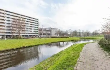 85m2 apartment to rent for 1040€/month in Cruquiuslaan, Leiden