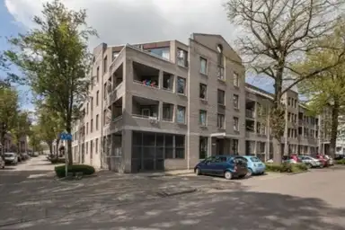 80m2 apartment à louer pour 352€/mois à Volksplein, Maastricht