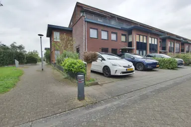 159m2 house to rent for 2745€/month in Delacroixstraat, Almere