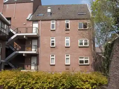 100m2 apartment à louer pour 1950€/mois à Raamstraat, Maastricht