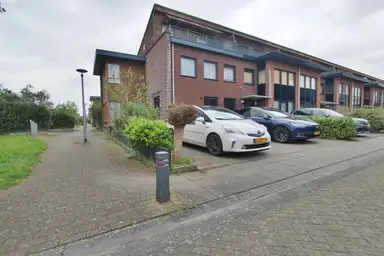 159m2 house to rent for 2750€/month in Delacroixstraat 17, Almere