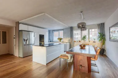 130m2 apartment à louer pour 2980€/mois à Gevers Deynootplein 164, The Hague