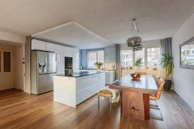 130m2 apartment à louer pour 2980€/mois à Gevers Deynootplein 164, The Hague