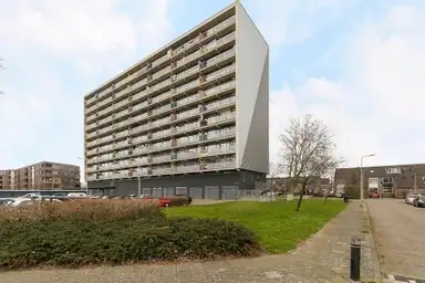 84μ² apartment προς ενοικίαση για 975€/μήνα σε Saffierstraat, Alphen aan den Rijn