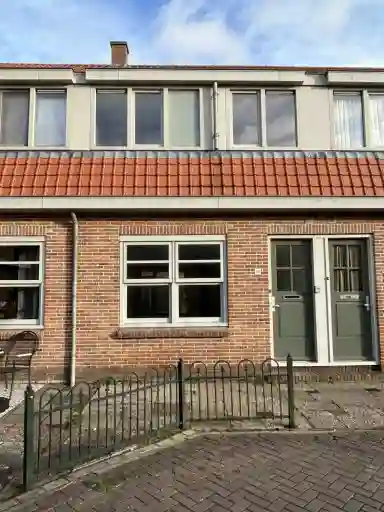56m2 house te huur voor 932€/maand in Adama van Scheltemaplantsoen, Zaandam