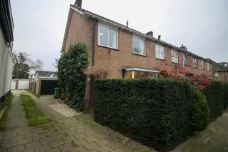 125m2 house zur Miete für 2495€/Monat in Badhuislaan 1, Hilversum