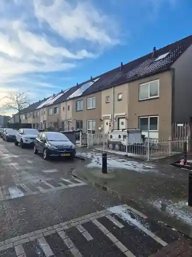 115m2 house to rent for 2350€/month in Swingstraat 24, Almere