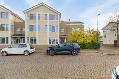 130μ² house προς ενοικίαση για 2950€/μήνα σε Piet van de Polsingel 220, Rotterdam