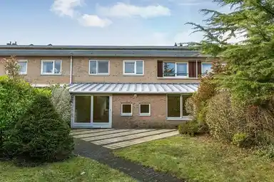 185μ² house προς ενοικίαση για 3400€/μήνα σε Maria Dermoûtlaan 14, Amstelveen