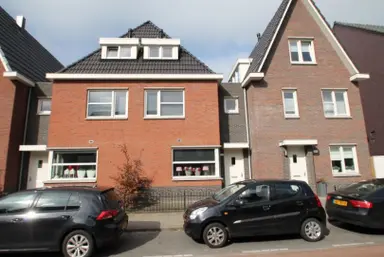 126m2 house to rent for 1425€/month in Oldenzaalsestraat 139B, Enschede