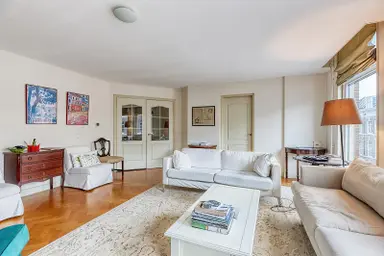 130m2 apartment à louer pour 2850€/mois à Riouwstraat 186, The Hague