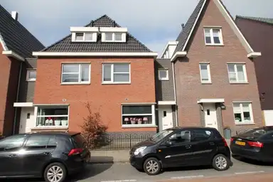 126m2 house to rent for 1425€/month in Oldenzaalsestraat 139B, Enschede