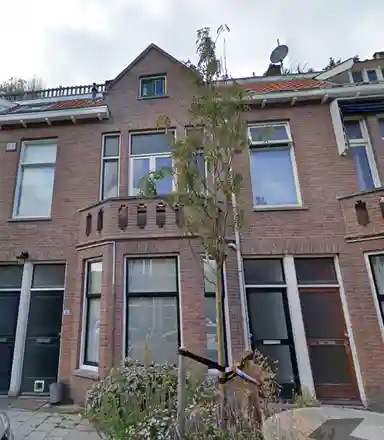 102m2 apartment to rent for 640€/month in Piet Heinstraat 41, Delft