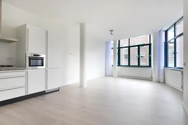 80μ² apartment προς ενοικίαση για 2350€/μήνα σε Tweede Hugo de Grootstraat 45R, Amsterdam
