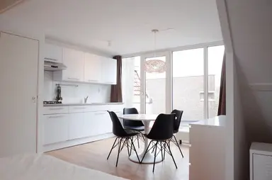 28m2 studio à louer pour 1250€/mois à Saftlevenstraat, Rotterdam