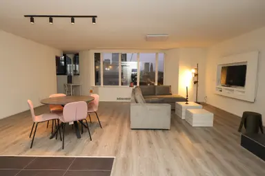 95μ² apartment προς ενοικίαση για 2450€/μήνα σε Churchillplein, Rotterdam