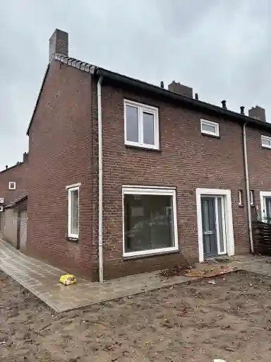92m2 house à louer pour 747.03€/mois à Antillenstraat 22, Roermond