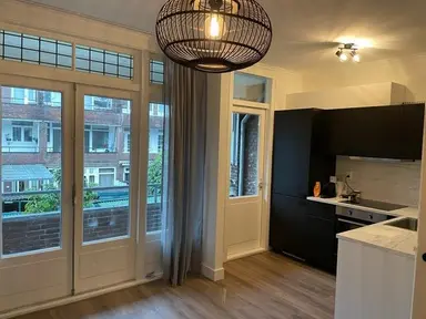 110μ² apartment προς ενοικίαση για 2450€/μήνα σε Nachtegaalstraat, Rotterdam