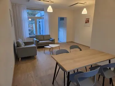 100m2 house to rent for 1995€/month in Koninginneweg, Rotterdam