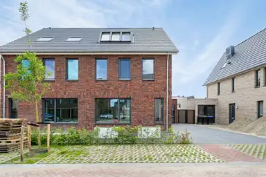 170m2 house à louer pour 2475€/mois à Sterrenkroos 49, Bergen op Zoom