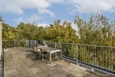 130m2 apartment to rent for 2750€/month in Maarten Lutherweg 190, Amstelveen