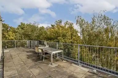 130m2 apartment to rent for 2750€/month in Maarten Lutherweg, Amstelveen