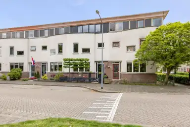 133m2 house à louer pour 2250€/mois à Edelhertweg 49, Almere