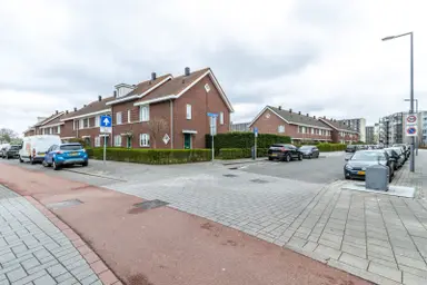 123m2 house te huur voor 1625€/maand in Van der Sasstraat 2, Rotterdam