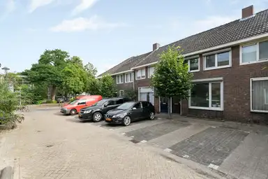 122m2 house to rent for 2330€/month in Baarsstraat, Eindhoven