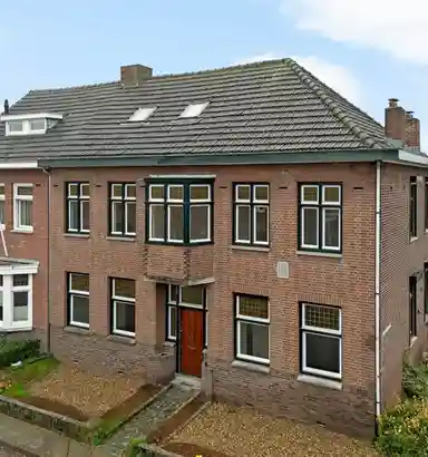 228m2 house to rent for 2495€/month in Julianastraat 4, Maastricht