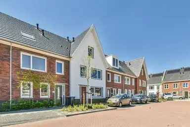 170m2 house te huur voor 3500€/maand in Knobbelzwaan 115, Uithoorn