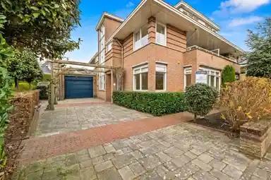 260m2 house to rent for 5000€/month in Watersniplaan 8, Leidschendam