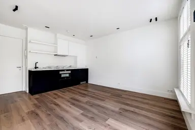 38m2 studio te huur voor 2215€/maand in Ferdinand Bolstraat 8-2A, Amsterdam