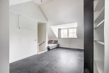 102m2 house à louer pour 2850€/mois à Vurehout 36, Zaandam