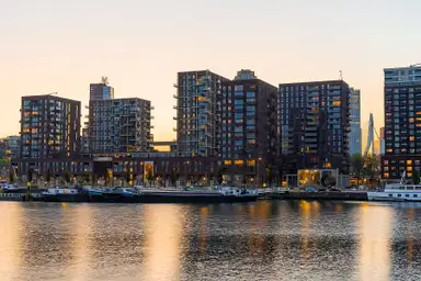 125m2 house to rent for 1697€/month in Maashavenweg 67, Rotterdam