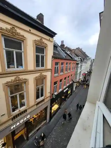 100m2 apartment à louer pour 1795€/mois à Muntstraat 43B, Maastricht