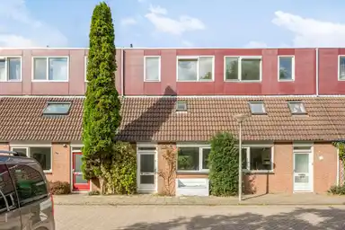 110m2 house à louer pour 2500€/mois à Mienette Stormstraat 59, Delft