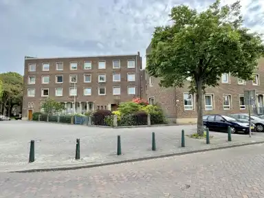 56m2 apartment à louer pour 876€/mois à Mathenesserweg, Rotterdam
