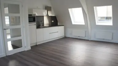 75m2 apartment to rent for 1173€/month in Achter Clarenburg 67, Utrecht