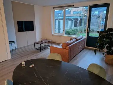 108m2 house te huur voor 2400€/maand in Sikkelwei, Barendrecht