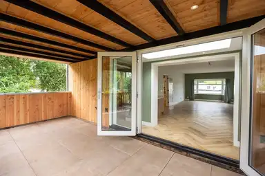 171m2 house te huur voor 3950€/maand in Nieuwemeerdijk 199, Badhoevedorp