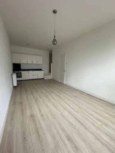 100m2 apartment à louer pour 2700€/mois à Mathenesserweg, Rotterdam