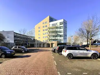 95m2 apartment to rent for 2650€/month in Felix de Nobelhof, Amstelveen