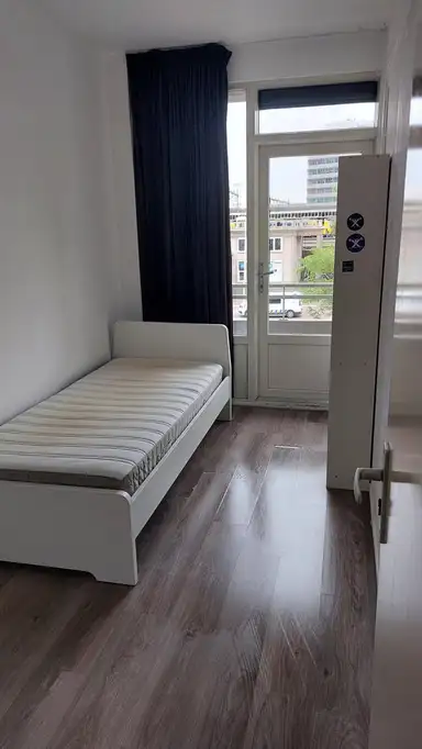 15m2 room to rent for 400€/month in Stationsplein, Hengelo