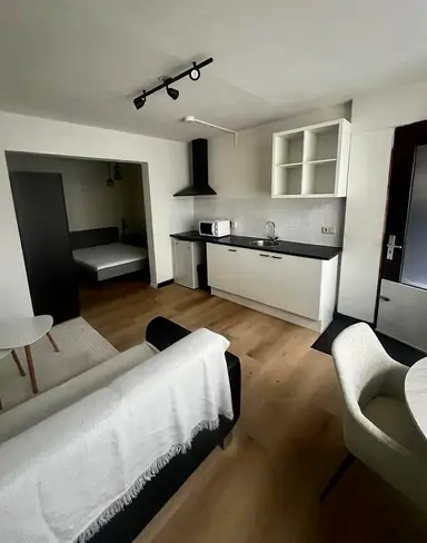 24m2 room à louer pour 847€/mois à Orleansplein, Maastricht