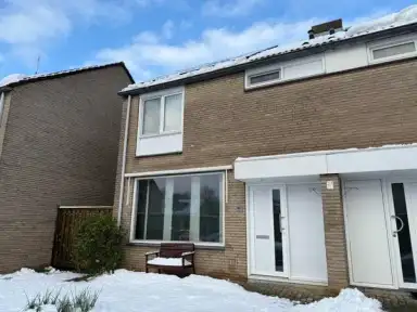 121m2 house à louer pour 1675€/mois à Saturnushof, Maastricht