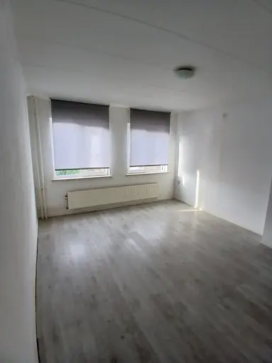 150m2 apartment to rent for 600€/month in Silexstraat, Maastricht